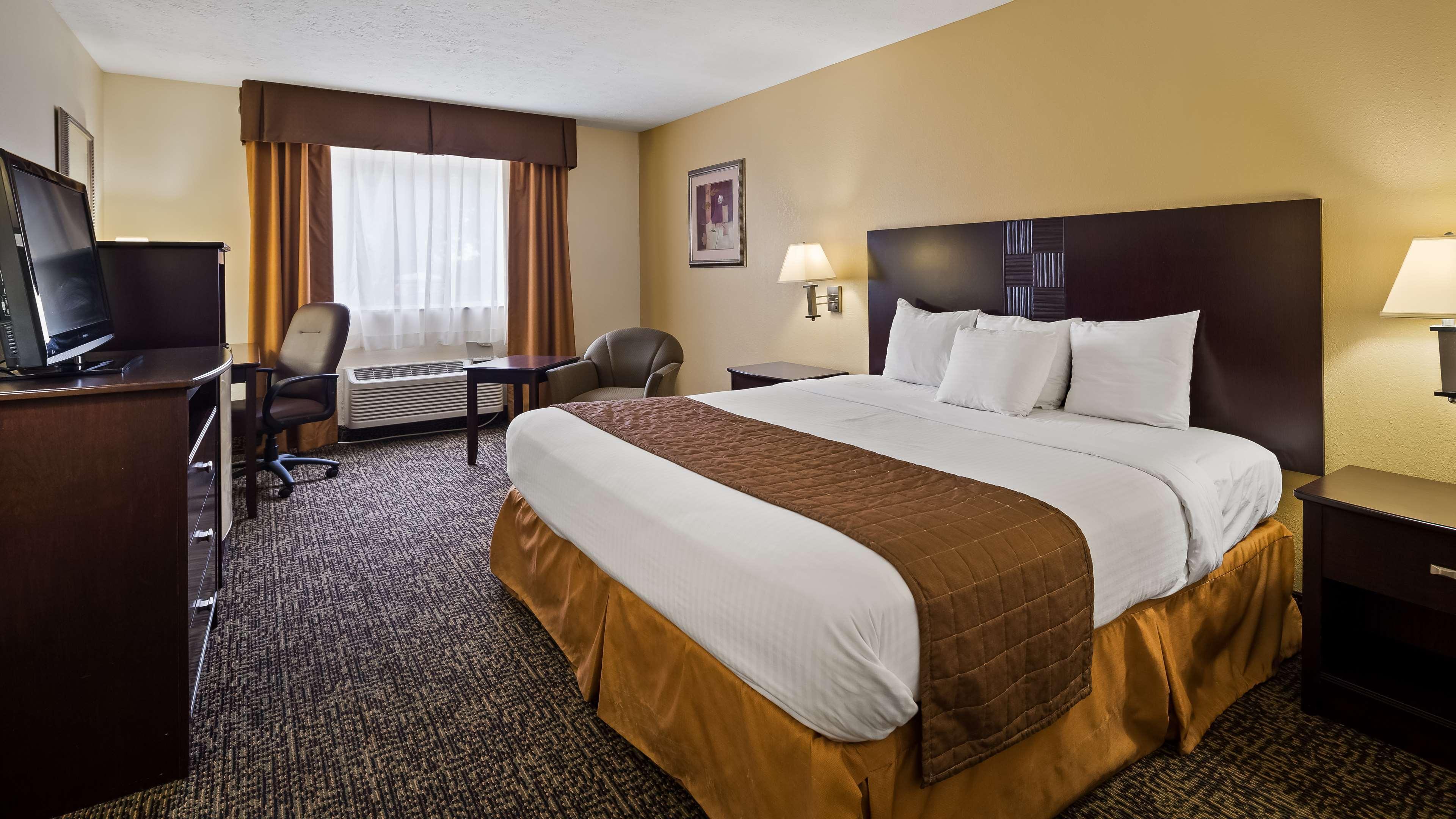 Best Western Elyria Exterior photo